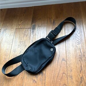 lululemon athletica everywhere Black belt/Crossbody Bag